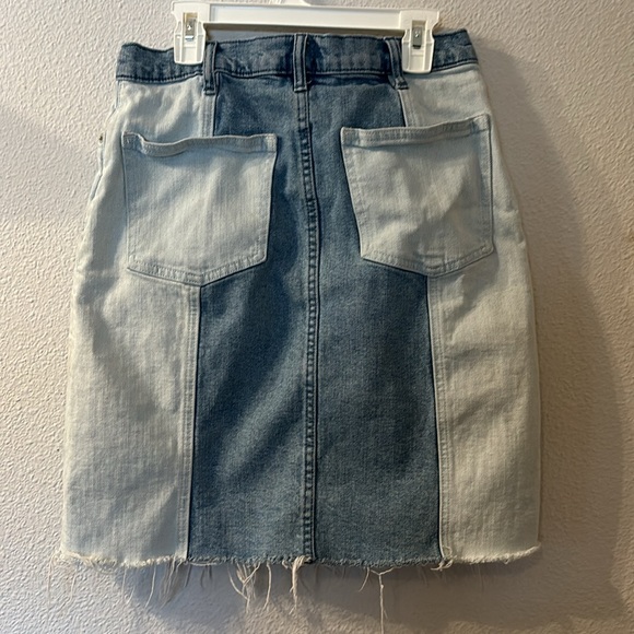Gap denim multi color denim button front skirt size 27 - Picture 3 of 6